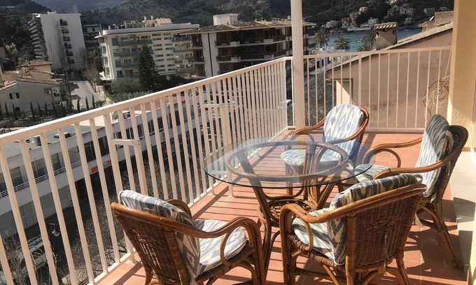 Puerto de Soller Apartment | Apartment with large balcony 3 minutes walk to the beach