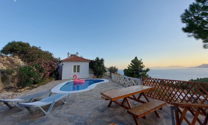 Koumeika House | Apartment with Pool and Panorama View