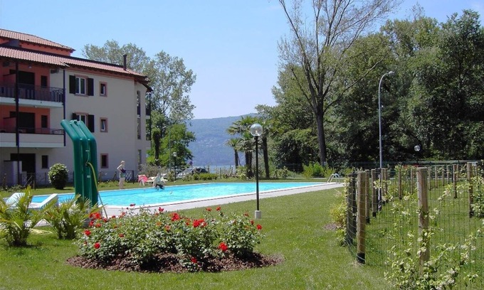 Sasso Moro Apartment | Apartment with private garden two steps from the lake.