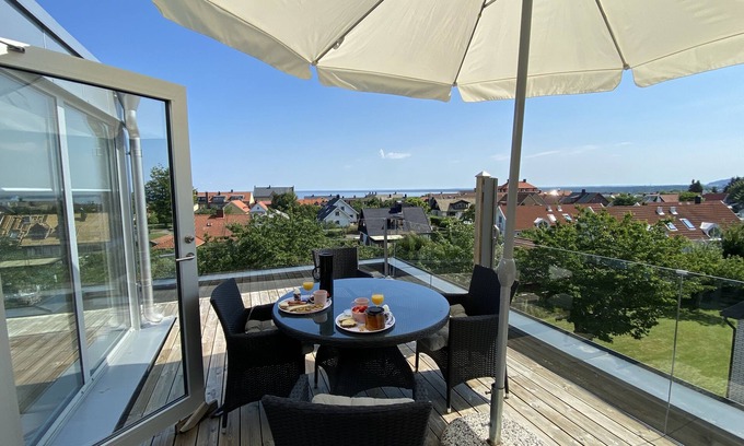 Bastad Apartment | Apartment with roof terrace in the center of Båstad
