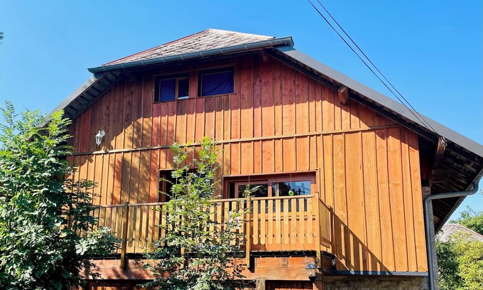 Le Noyer Apartment | Apartment with terrace and mountain views, in the heart of the Massif des Bauges