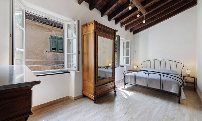 Zuccarello Apartment | Apartment 'Zia Lina 2' with Mountain View, Wi-Fi and Air Conditioning