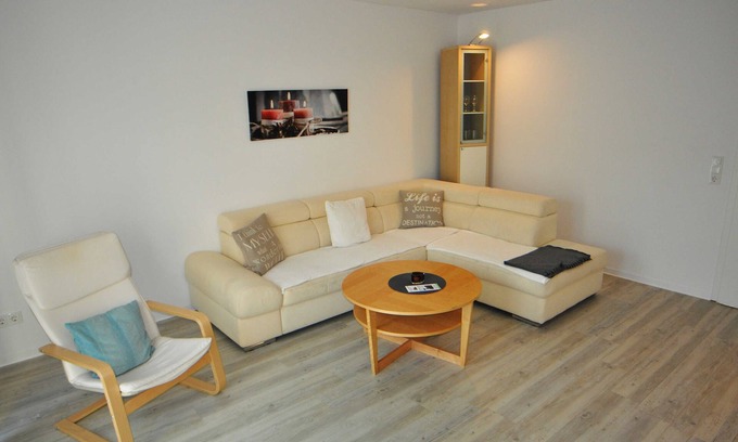 Oldersum Apartment | Apartment Zur Alten Maar, 2, ground floor - holiday home Zur Alten Maar, 65332