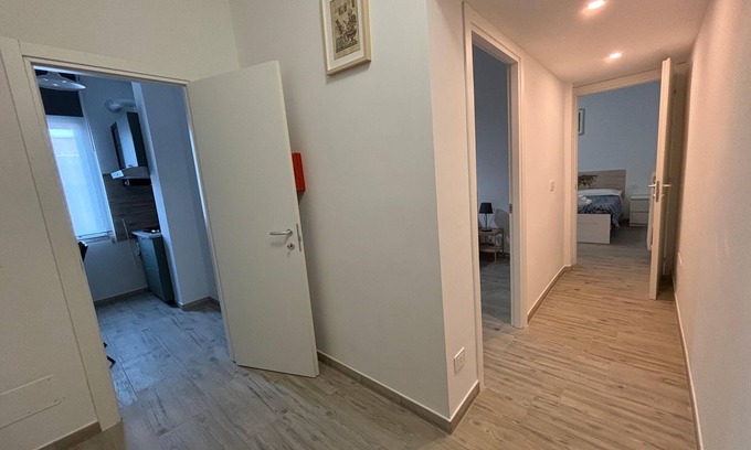 Milan Apartment | Apartment10 with Balcony NEW 15min from Duomo-Linate