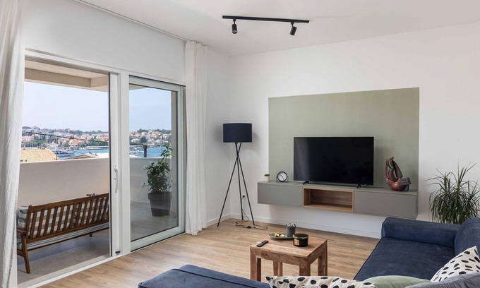 Gruz Apartment | Apartments aMare - Three Bedroom Apartment with Balcony and Sea View