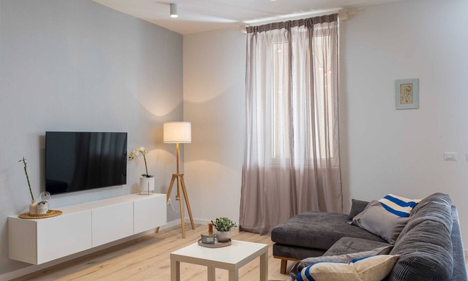 Gruz Apartment | Apartments aMare - Three Bedroom Apartment with Terrace and Jacuzzi