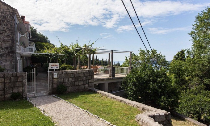 Trsteno Apartment | Apartments Anka - One-Bedroom Apartment with Balcony and Sea View