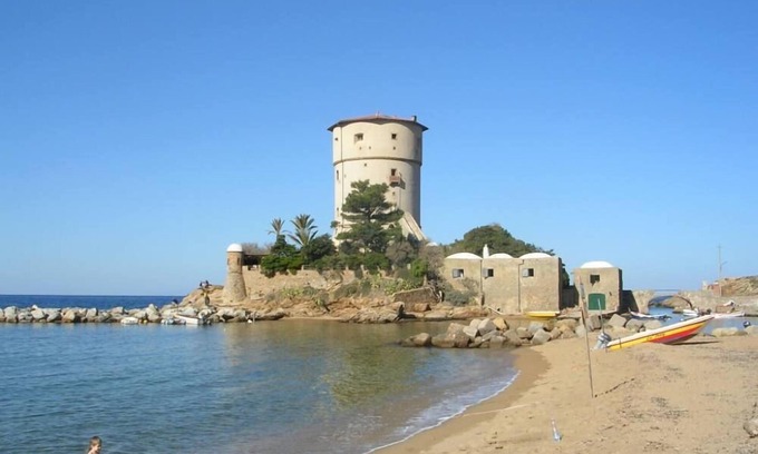 Giglio Campese House | Apartments in ancient tower on the sea
