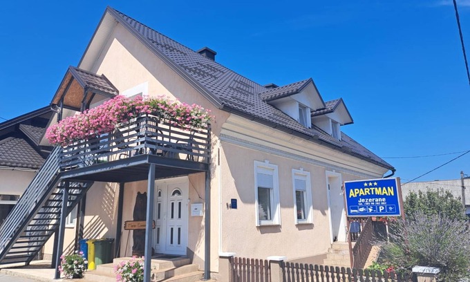Brinje Apartment | Apartments Jezerane