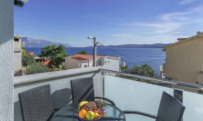 Ruskamen Apartment | Apartments Lorenzo (26581-A5) - Lokva Rogoznica