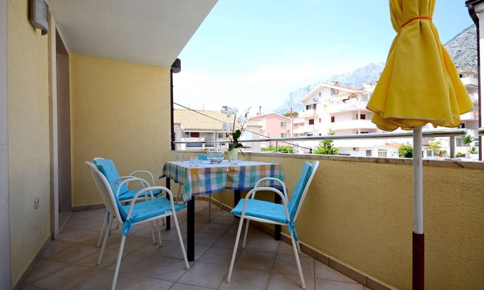 Istok Apartment | Apartments Pero (36191-A4) - Makarska