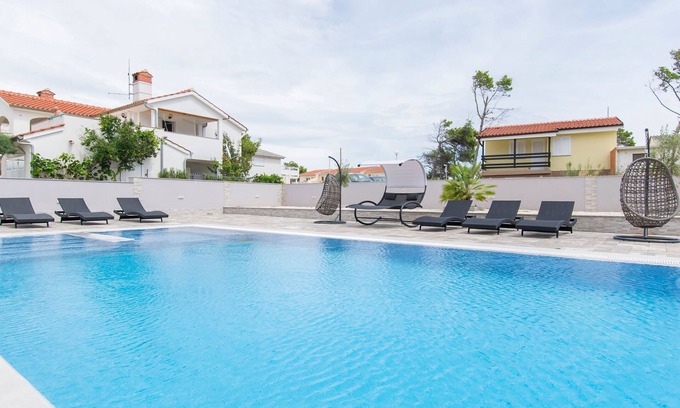 Vir Apartment | Apartments Sana