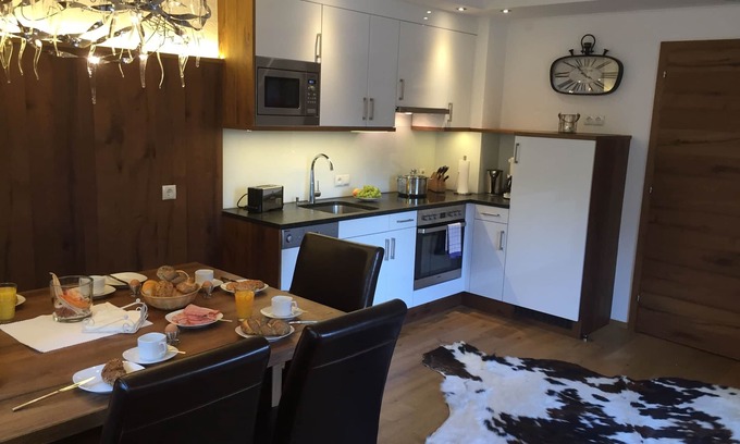 Ried im Zillertal Apartment | Apartments Schweiberer, exclusive apartment Hambergblick