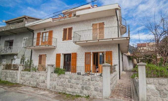 Tivat Apartment | Apartments Stone House