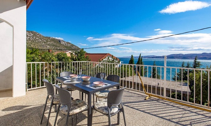 Cesarica Apartment | Apartments Sun 4 You - One Bedroom Apartment with Terrace and Sea View