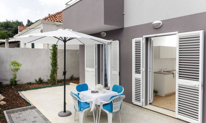 Gruz Apartment | Apartments Villa Karmen - Comfort One-Bedroom Apartment with Terrace (Marine)