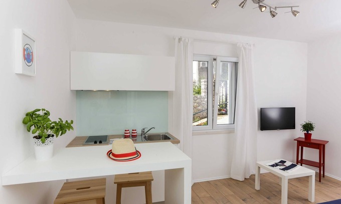 Gruz Apartment | Apartments Villa Karmen - One-Bedroom Apartment (Viktor)