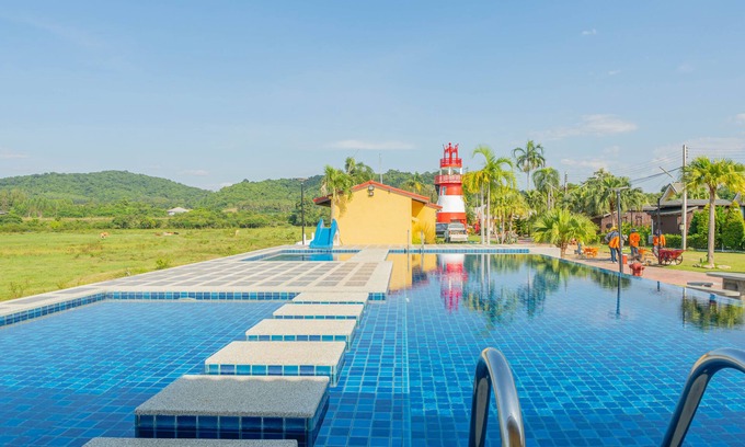 Bang Sare Hotel | Apinya Resort Bangsarey