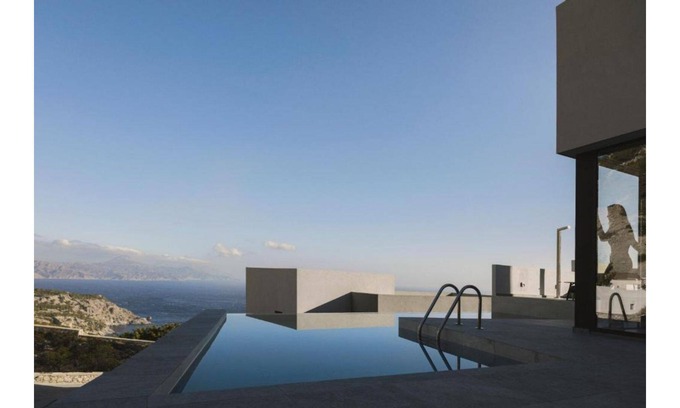 Aperio House | Aposperia Memorable Living-2br