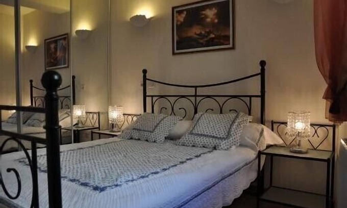 Carcassonne Apartment | App. at the foot of the Cité, private parking SPECIAL OFFER July-August 20% discount.