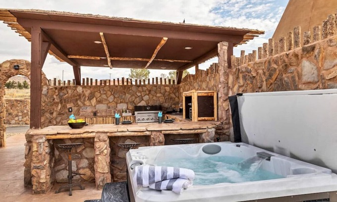 Virgin RV Rental | Appaloosa Tipi w/1 King Bed, 2 Futons, Outdoor Kitchen and Hot Tub
