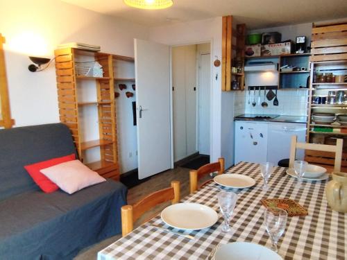 Prapoutel Apartment | Appart 2 pièces au pied des pistes, 1 chambre, 141 m², ascenseur, casier ski - FR-1-771-34