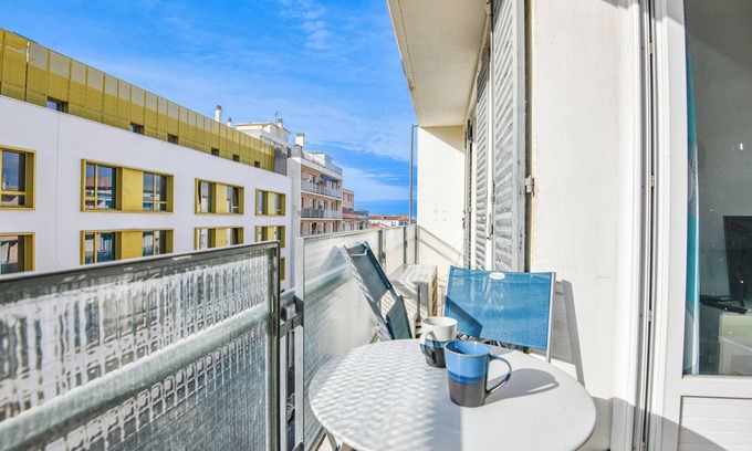 La Joliette Apartment | Appart 3 ch avec balcon à la Joliette