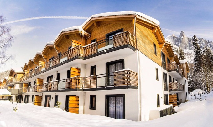 Les Tines Condo | Appart Cosy pour Skier à Chamonix | 2 Piscines !