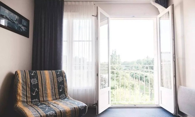 La Roche-Posay Apartment | Appart'Hotel La Roche-Posay - 3 Room Apartment 6 People