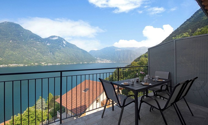 Nesso Apartment | Appartamento 6 Il Tornante with Lake & Mountain Views, Wi-Fi, A/C & Balcony