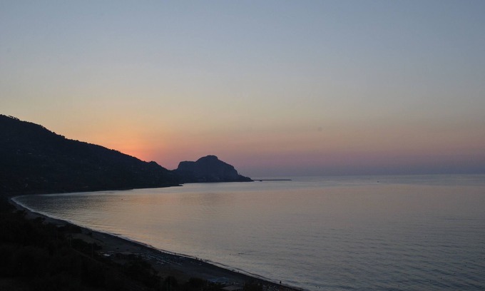 Sant'Ambrogio Apartment | Appartamento con Splendida Vista sul Mare