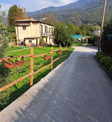 Valbrona Apartment | Appartamento giardino