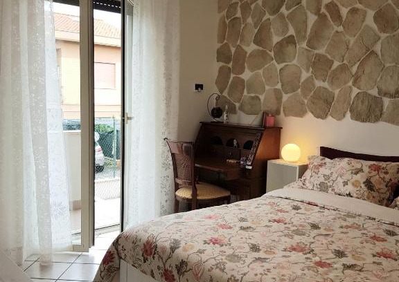 Zona XXXII Acilia Nord Apartment | Appartamento in Villino a 3 minuti dalla Metro
