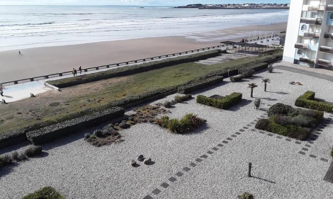 Saint-Gilles-Croix-de-Vie Apartment | Appartement fonctionnel, vue imprenable mer