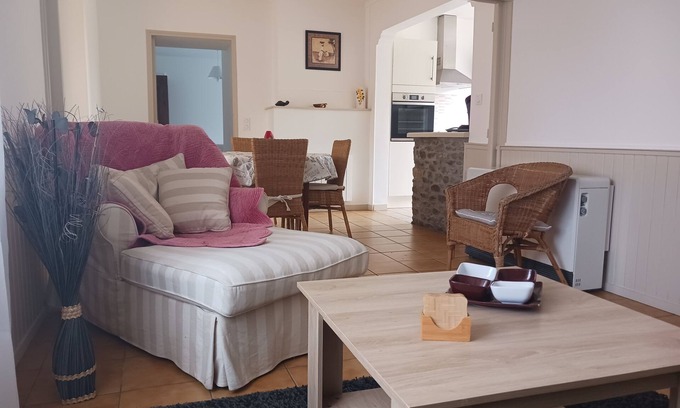 Saint-Meloir-des-Ondes Apartment | Appartement 2/4 Personnes Entre Terre et Mer, au Calme