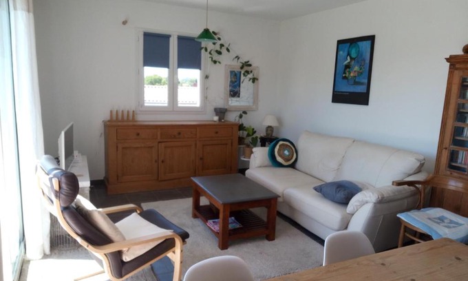 Saint-Quentin-la-Poterie Apartment | appartement cosy, lumineux et calme