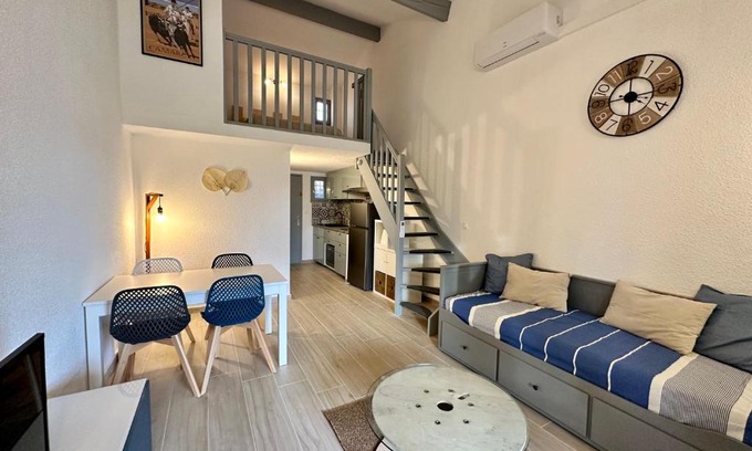 Saintes-Maries-de-la-Mer Apartment | Appartement Duplex 4pers Climatisé - Locations VLD Camargue