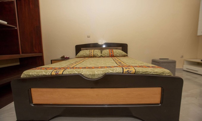 Porto-Novo Apartment | Appartement 1 lit 2 Place Avec Douche Personel Ideal Pour 2 Personnes