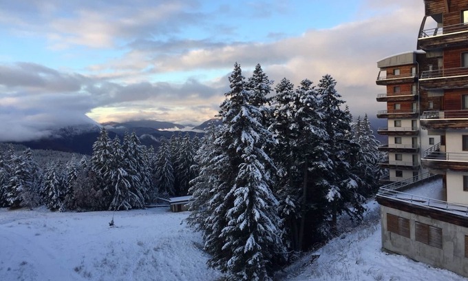 Chamrousse Apartment | Appartement 3 Chambres - Skis aux Pieds - Vue sur Piste