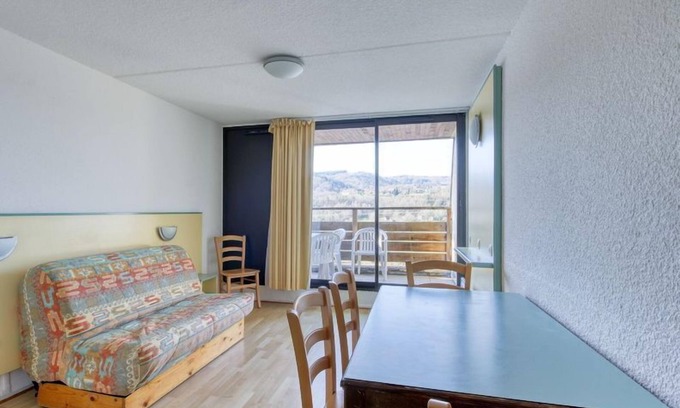 Miremont Condo | Appartement au Calme! Balcon avec Vue + Piscine