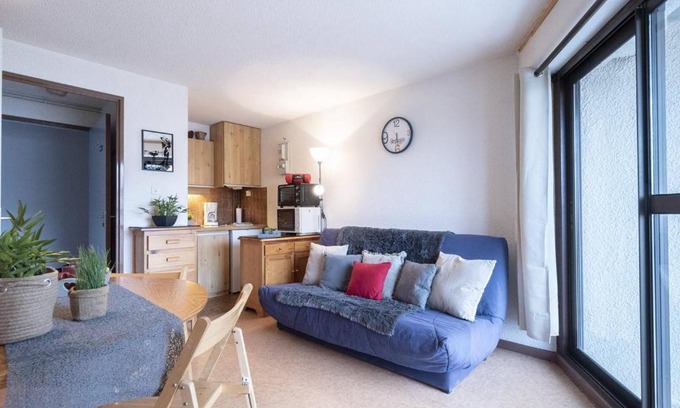 Cadeilhan-Trachere Apartment | Appartement avec balcon, parking proche pistes pour 4 personnes à Saint-Lary-Soulan - FR-1-296-189