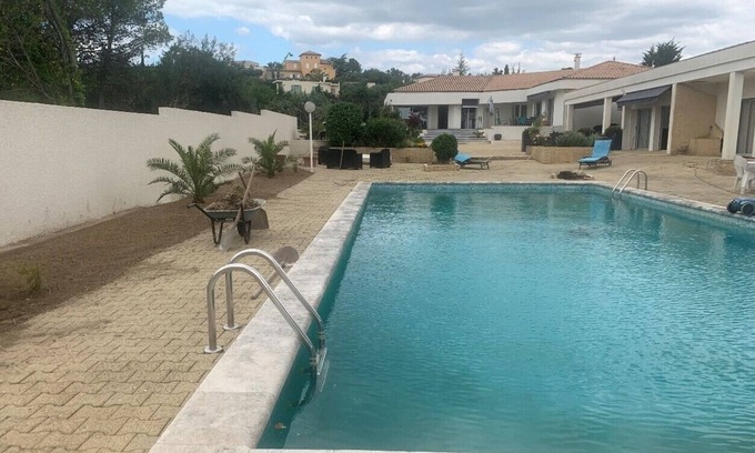 Ales Apartment | Appartement Avec Piscine 4 Personnes