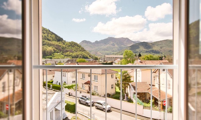 Lourdes Apartment | Appartement Avec vue sur la Montagne, Proche de la Gare