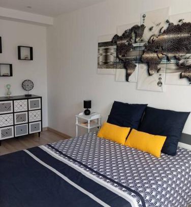 Vaux-sur-Seine Apartment | Appartement Cosy avec Jardin