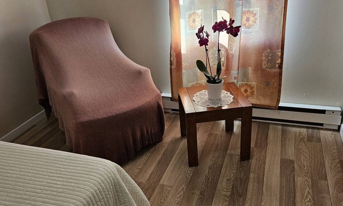 Edmundston Apartment | Appartement cosy au 1er étage, dans une maison particulière, en centre ville !