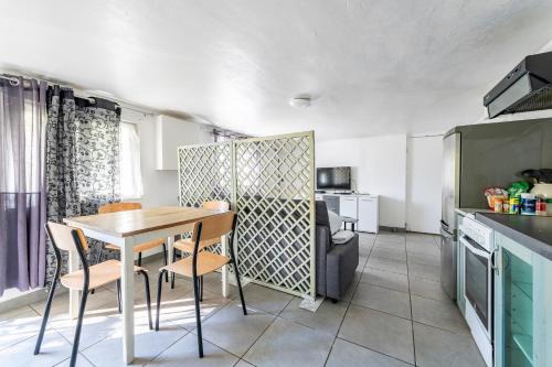Noisy-le-Grand Apartment | Appartement Cosy - Proche Disneyland - Paris - RER