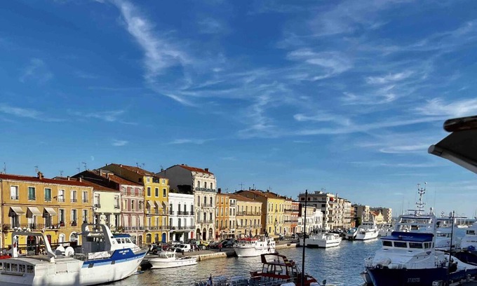 Sete Apartment | Appartement de 55m2 Haussmanien sur le Canal Royal de Sète