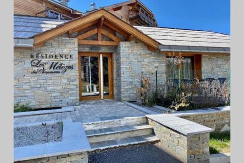 Le Devoluy Apartment | Appartement de charme dans résidence avec piscine La Joue du Loup