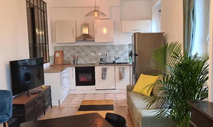 Voltaire - Saint Amour Apartment | Appartement deux chambres - Garibaldi