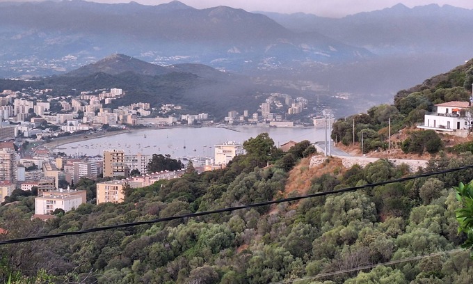 Ajaccio Apartment | Appartement ds Villa. Terrasse/jardinet Vue Imprenable mer Montagne